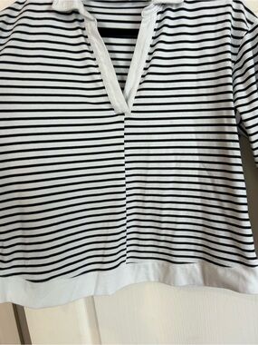 Vineyard Vines Black and White Striped V-Neck Pullover